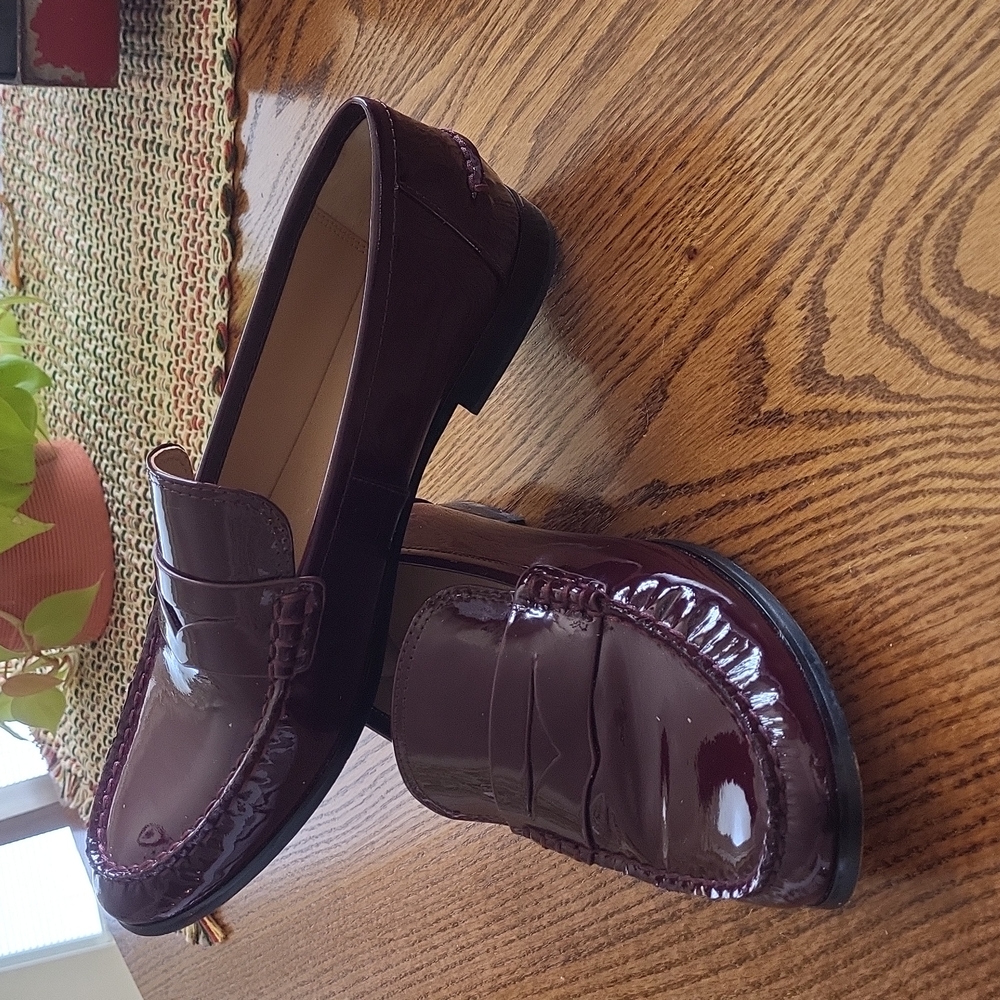 Banana Republic Patent Leather Loafers Size 7